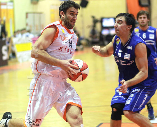 19-37-12_MKIV2751.JPG