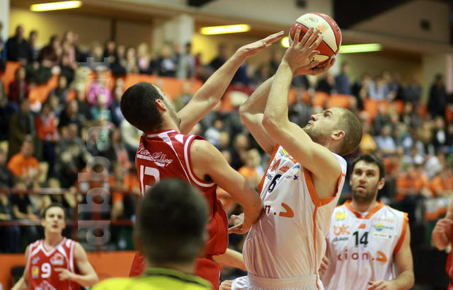 20-40-19_MKIV1138.JPG