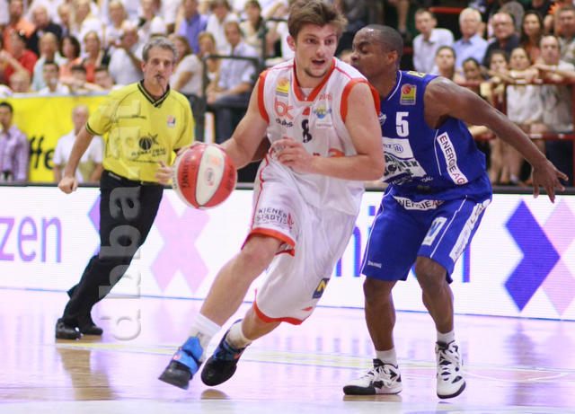 20-00-08_SKRA0800.JPG