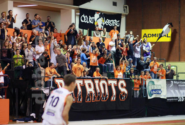 21-54-28_SKRA2680.JPG
