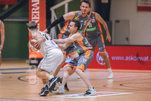 pictorial_Wolves_vs_Dukes_0315.JPG