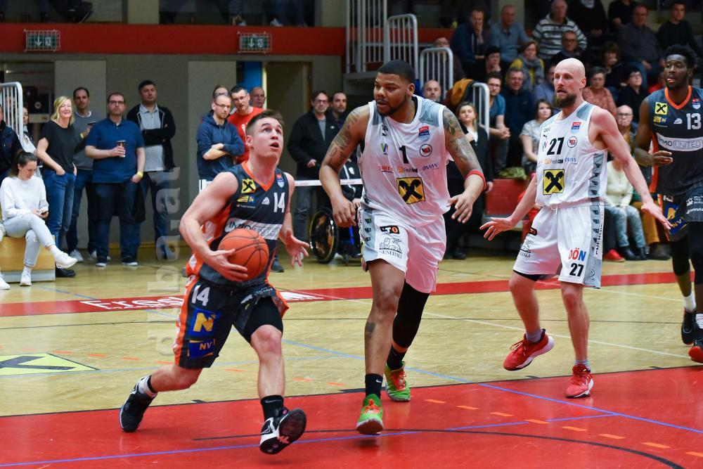 20-14-15_Basketball_Raiffeisen_Flyers_Wels_vs_Klosterneuburg__192.JPG